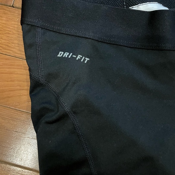 Nike pro Capris - Picture 4 of 4